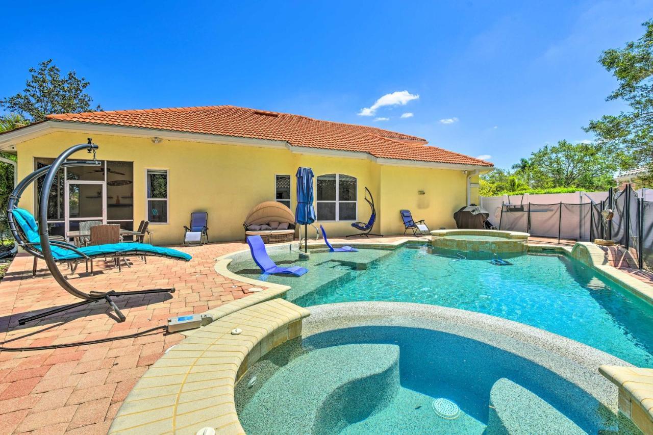 Sun-Soaked Sarasota Oasis With Pool And Hot Tub! Vila Exterior foto