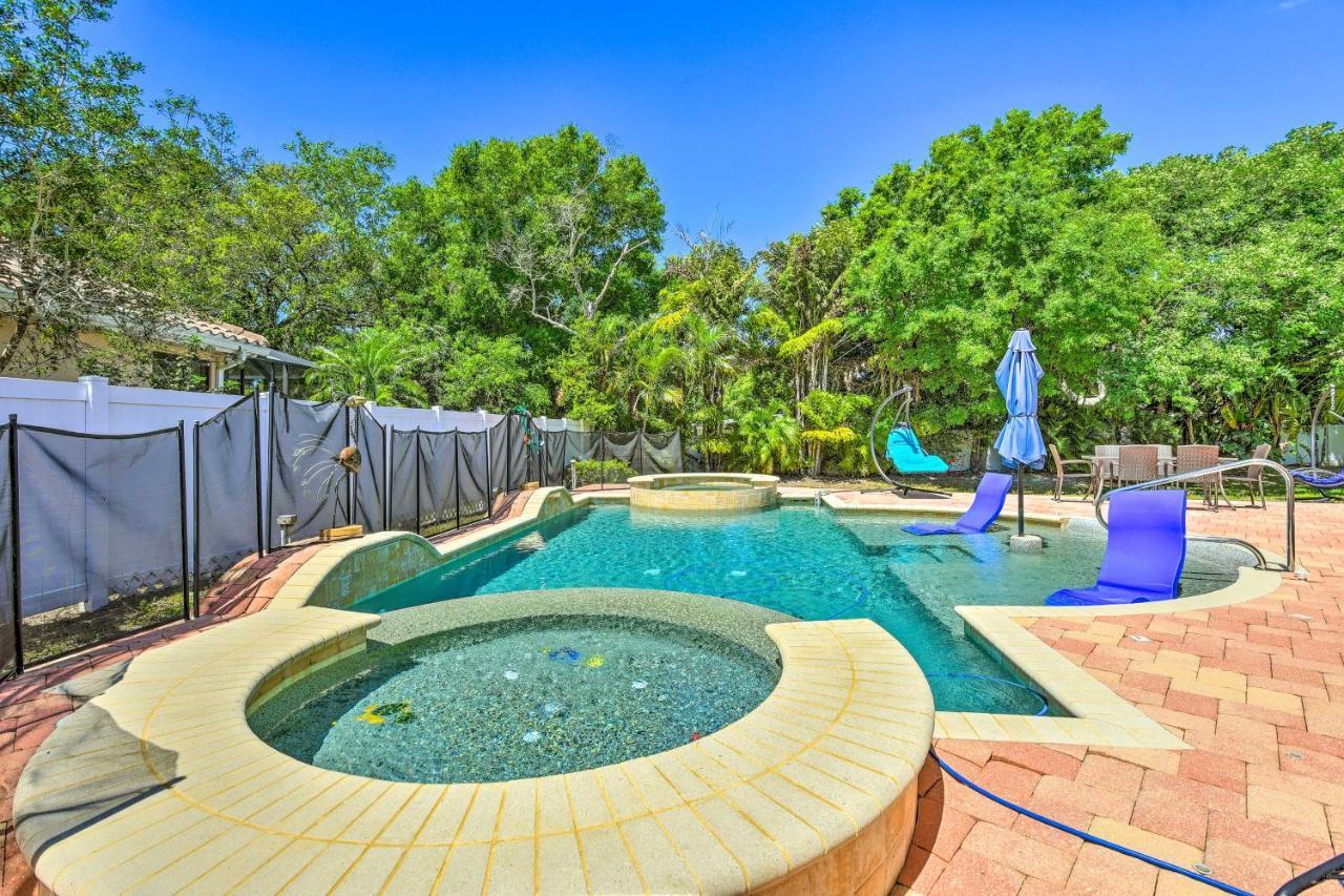 Sun-Soaked Sarasota Oasis With Pool And Hot Tub! Vila Exterior foto
